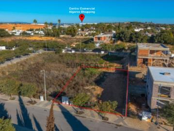 Terreno urbano de 410 m² na quinta dos Alamos Guia