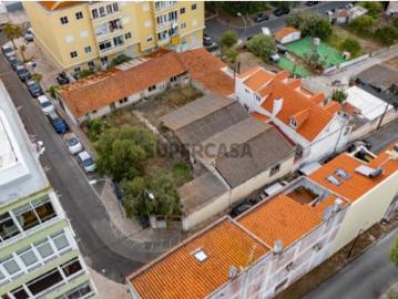 Terreno Urbano junto do Jamor e do Tejo