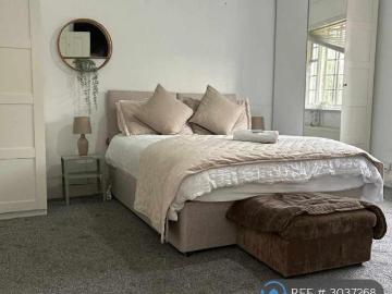 Thornton Road, London, SW12 1 bed in a house share to...