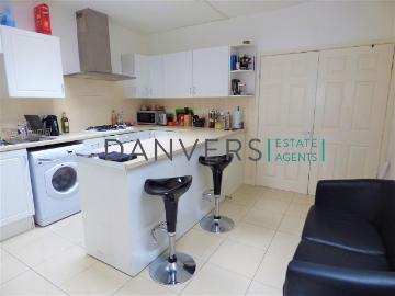 Thorpe Street, Leicester LE3, 2 bed semi detached house...