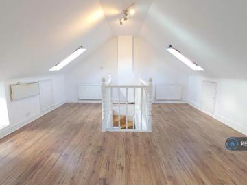 The Causeway, London, N2 4 bed semi detached house to...