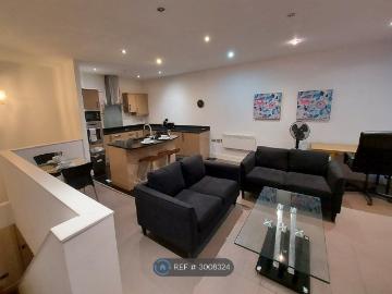 The Axis, Nottingham NG1, 2 bed flat to rent, £1,500 pcm...