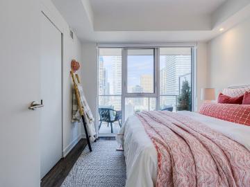 The Ivy 1 Bedroom Apartment for Rent at 8 Gloucester St,...
