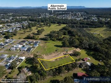 The Perfect Blend of Acreage Space, Lifestyle &...