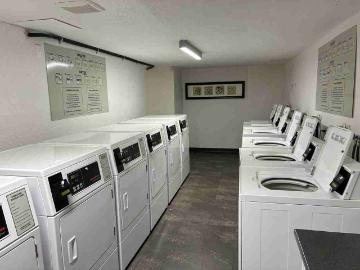 The Woodway 1 Bedroom Apartment for Rent at 1859 Woodway...
