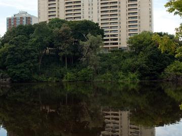 The Watergate 2 Bedroom Apartment for Rent at 211...