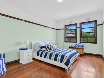 Timeless charm, spacious two bedroom flat in the heart...