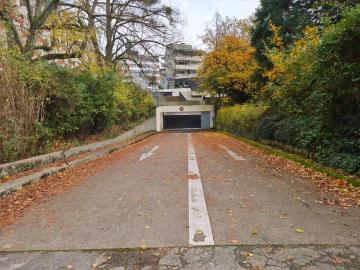 Tiefgaragenstellplatz in der City von GL Bensberg