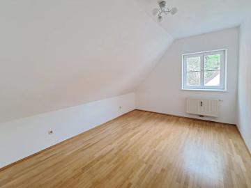 TOP Innenstadtlage: 3 Zimmer DG Wohnung im Altbau |...