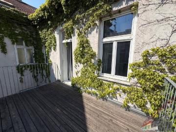 Top sanierte 2 Zimmer Wohnung mit Terrasse