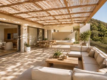 TOULON CAP BRUN – MAGNIFIQUE DUPLEX 4 PIÈCES DE 150 M²...