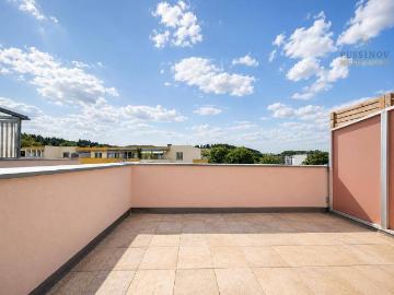 Traumhafte Terrassenwohnung mit Panormablick in Feschnig...