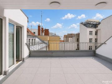TRAUMHAFTE 3 ZIMMER DG WOHNUNG MIT INNENHOF TERRASSE...