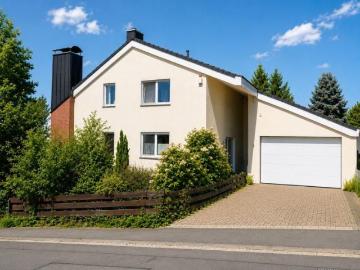 Traumhaftes 1 2 Familienhaus Exklusives Wohnen in...