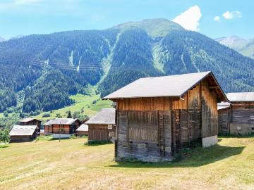 Traditioneller Stall für exklusive Erstwohnsitz Wohnungen