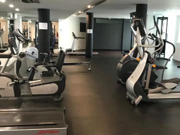 Two Bedroom Apartment in the Heart of the City!