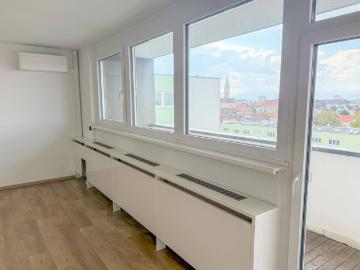 Über den Dächern von Wiener Neustadt – 2 Loggien, Klima...