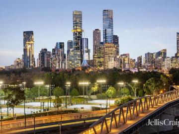Ultimate parkside penthouse with iconic panoramic views