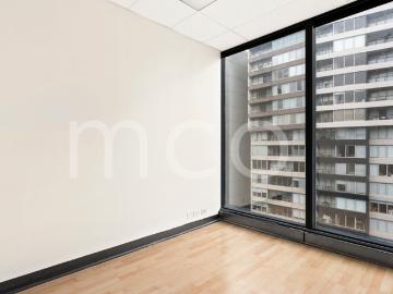Unmissable premium space in bustling city fringe location
