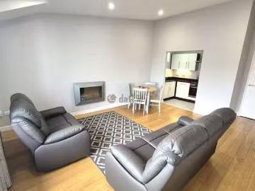 Charming Apartment 35, Donadea House, Lyreen Manor,...