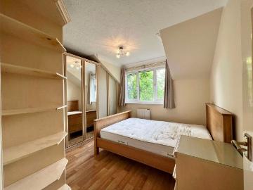 Upton Park, Eton Walk SL1, 1 bed flat to rent, £1,200...