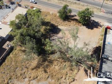 Vacant Lot in Prime Location!
