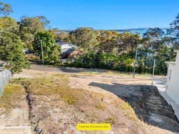 VACANT LAND DIRECTLY ACROSS FROM LAKE MACQUARIE, THE...