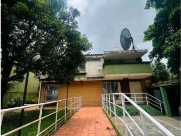 Venta casa para remodelar Lomas de Bello monte