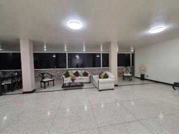 VENTA DE APARTAMENTO EN LA AV. ROOSEVELT, URB. LOS ROSALES