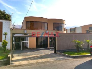 Venta De Exclusiva Casa En Sol De La Molina Con Piscina,...
