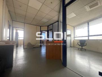 Vente bureaux Vaulx en Velin Proche métro, bus et autoroute