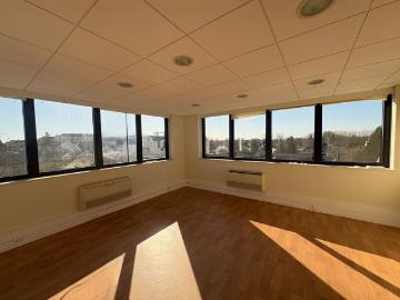 Vente bureau Montargis Ascenseur et parking