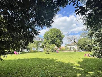 Vente Château 20 pièces 721 m2 Cherves Richemont
