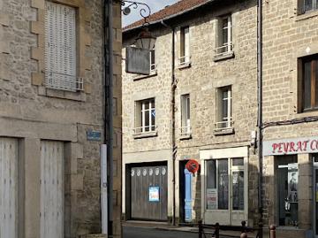 Vente Maison 10 pièces 214 m2 Peyrat le Château