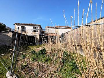Vente Maison 2 pièces 180 m2 Chadenac