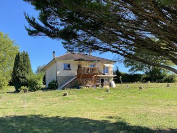 Vente Maison 4 pièces 100 m2 Peyrat le Château