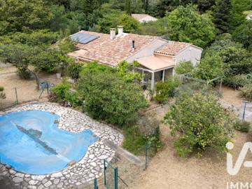 Vente Maison 6 pièces 110 m2 Estézargues