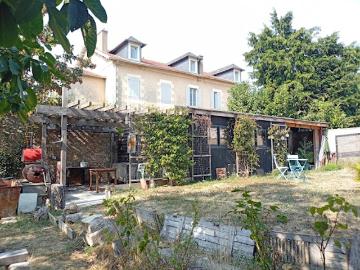 Vente Maison 8 pièces 195 m2 Montmorillon