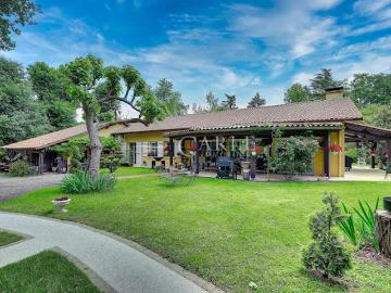 Vente Propriété 8 pièces 222 m2 Saint Laurent de Mure
