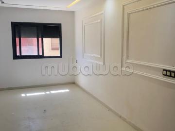Vend appartement à Martil. 4 pièces confortables. Avec...
