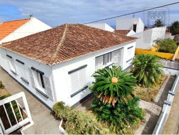 VENDA de VIVENDA MORADIA com garagem, jardim e quintal...