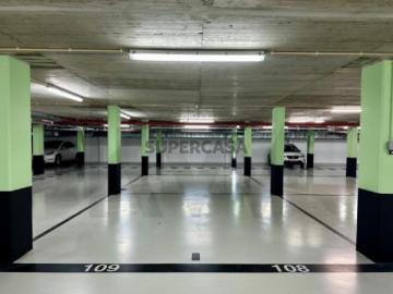 Venda de Lugares de Garagem no Centro de Lagos