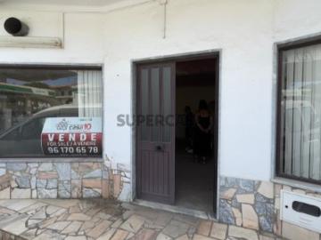 Vende se espaço comercial em Aljustrel!