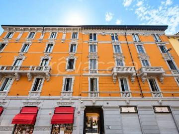 Vendesi appartamento a Milano via Carlo Imbonati, 23,...