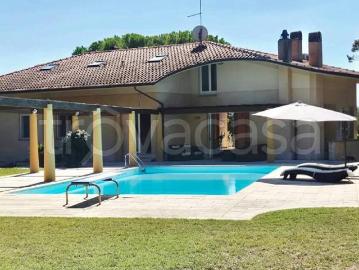 Vendesi villa singola a Pesaro via adda 22, Cattabrighe...