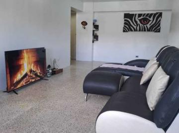 Vendo apartamento 82m2 Quinta Crespo 5950