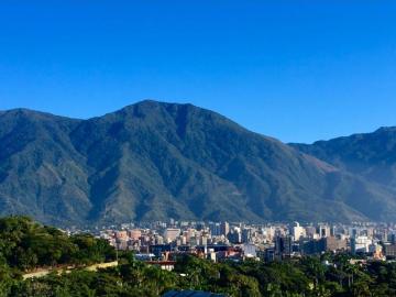 Vendo apartamento 165 Mt Colinas de Valle Arriba 1802