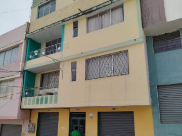 vendo casa rentera en sector comercial de Ambato
