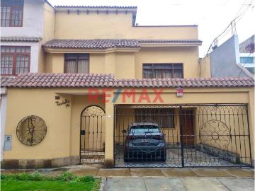 Vendo Hermosa Casa En Mayorazgo, Ate