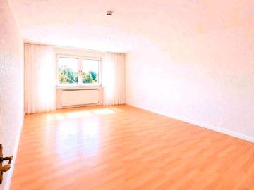 Verkauf: 4 Zimmer Eigentumswohnung mit Balkon, Garage,...